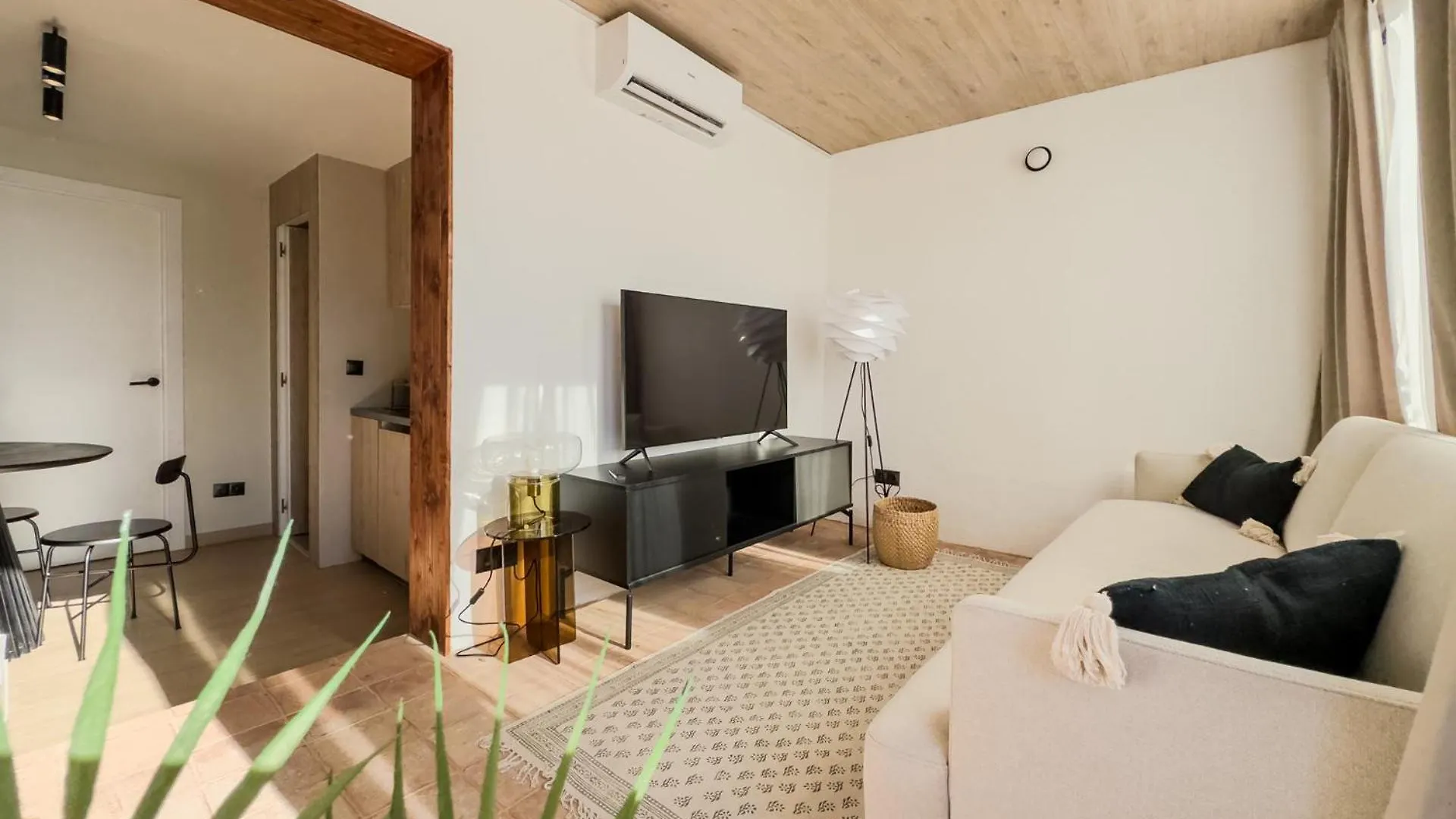 Oasis Suites Downtown Barcelona Spain