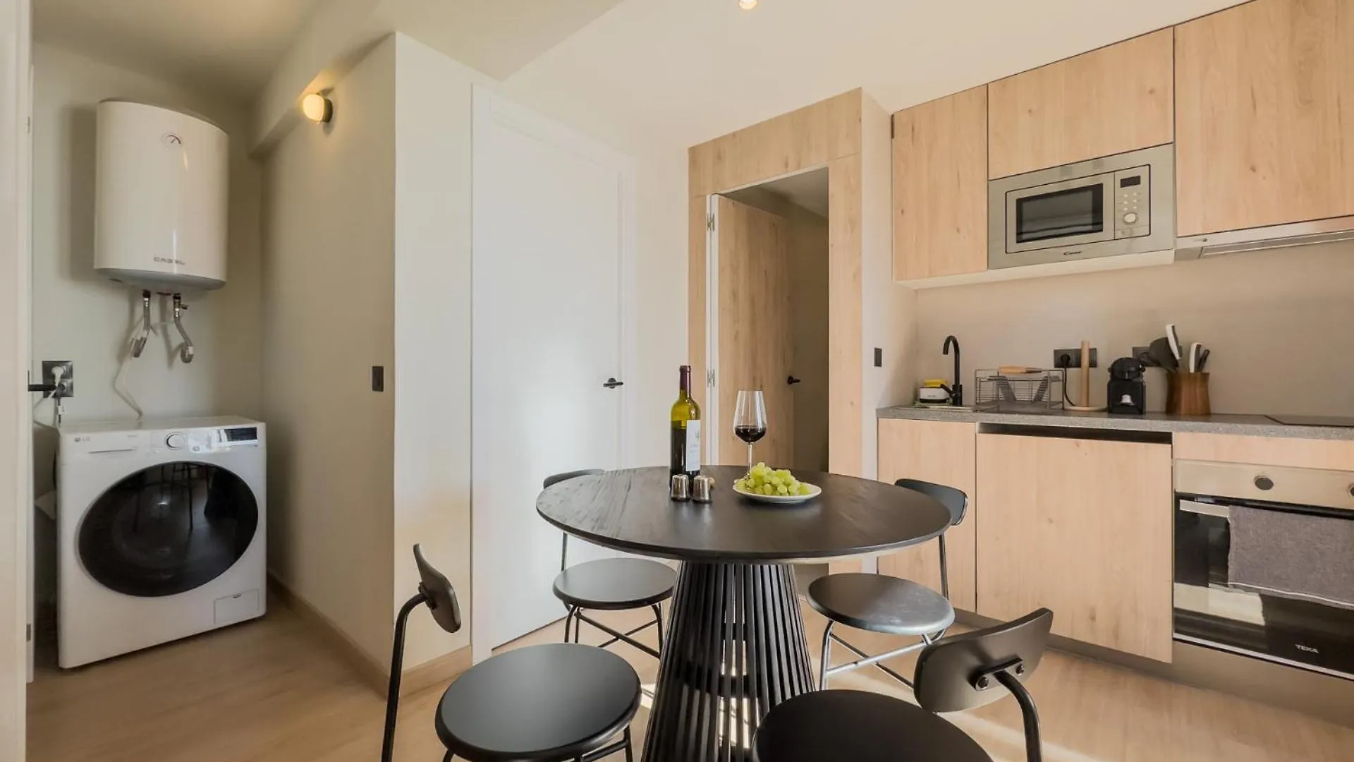 Oasis Suites Downtown Barcelona 0*,  Spain