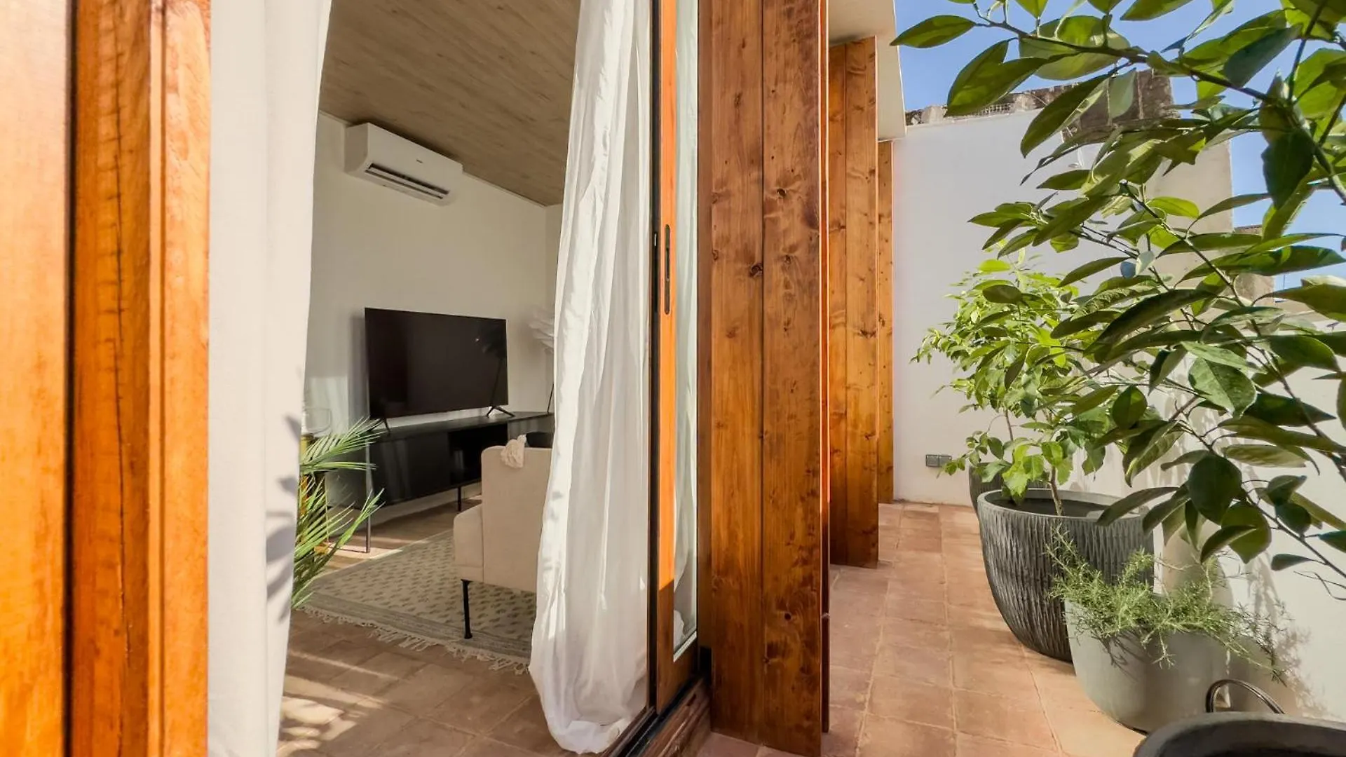 Oasis Suites Downtown Barcelona 0*,  Spain