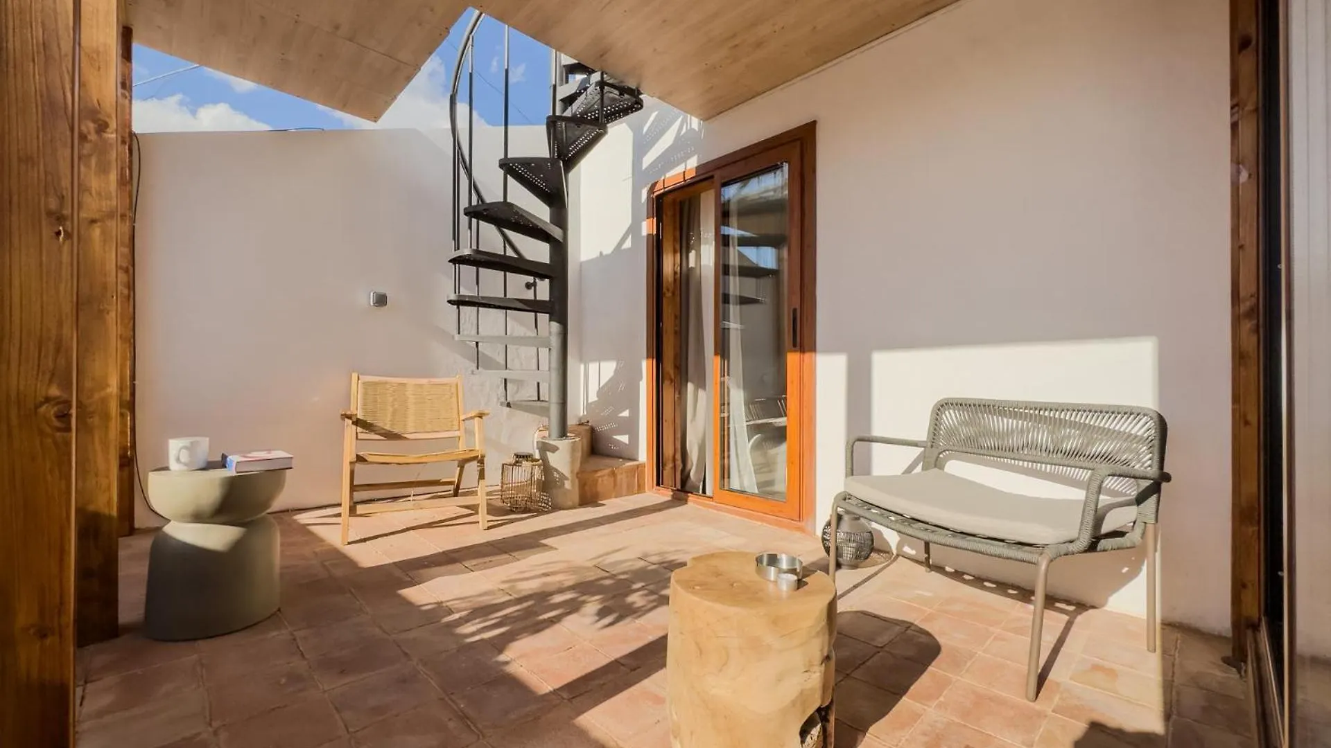 Oasis Suites Downtown Barcelona