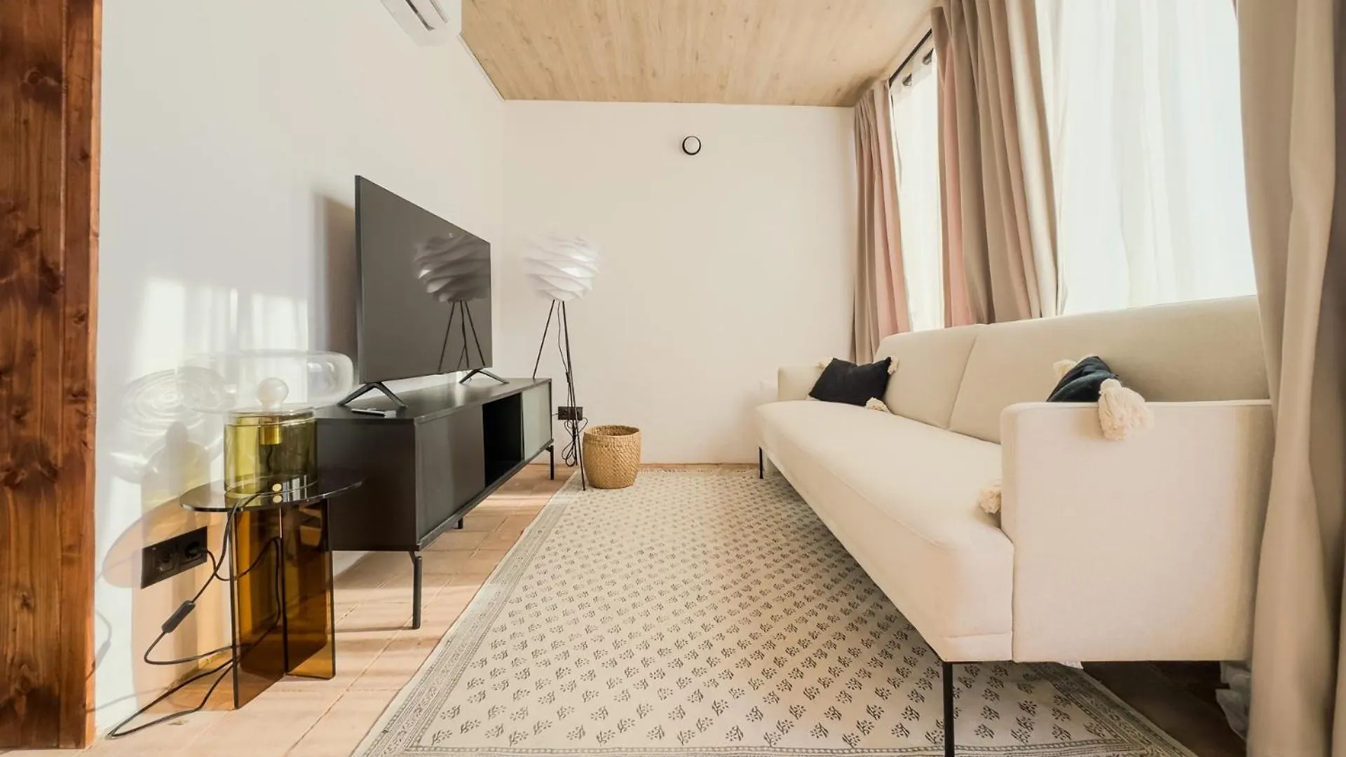 Oasis Suites Downtown Barcelona 0*,  Spain