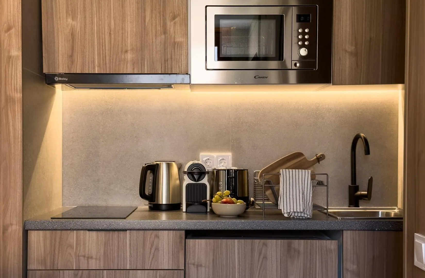 Oasis Suites Downtown Barcelona Apartment